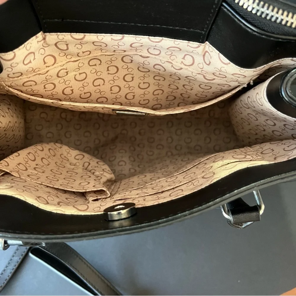 Guess Los Angeles Hand Bag Purse Black Shoulder Bag